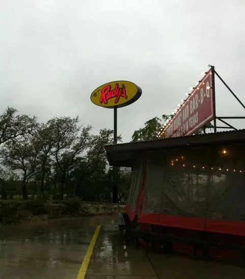 Rudy's "Country Store" and Bar-B-Q