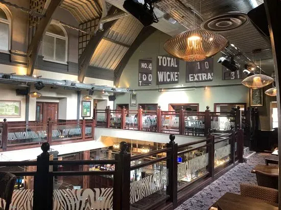 The Hedley Verity - Lloyds No.1 Bar- Wetherspoon