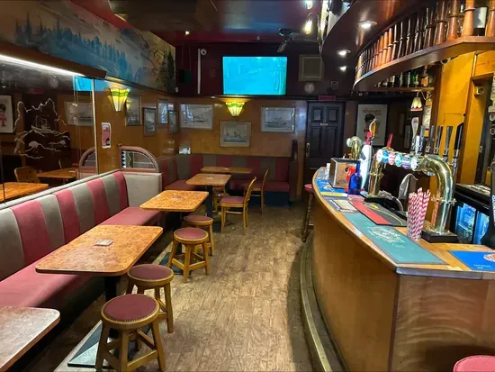 Aulay's Bar