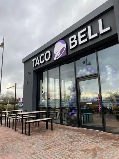 Taco Bell Hull - Raich Carter Way