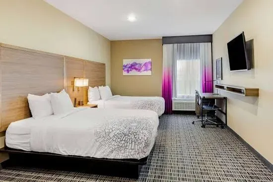 La Quinta Inn & Suites by Wyndham San Antonio Alamo City