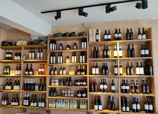 ROSSODISERA @ Hampstead + Deli & Wine shop