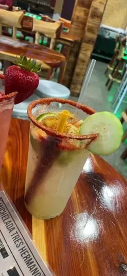 Michelada Tres Hermanos