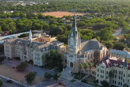 Our Lady of Lake University Cafeteria