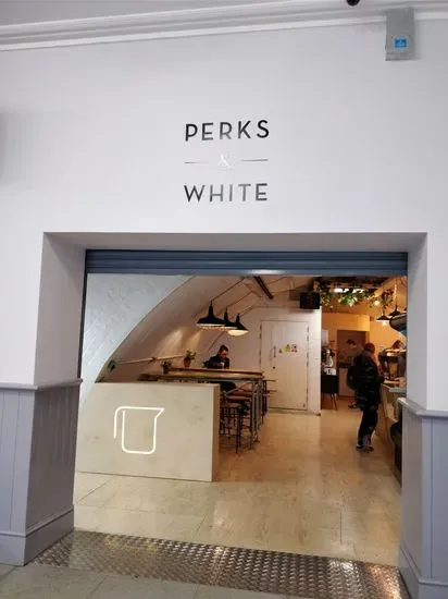 Perks & White coffee, Ticket Hall - Herne Hill Station