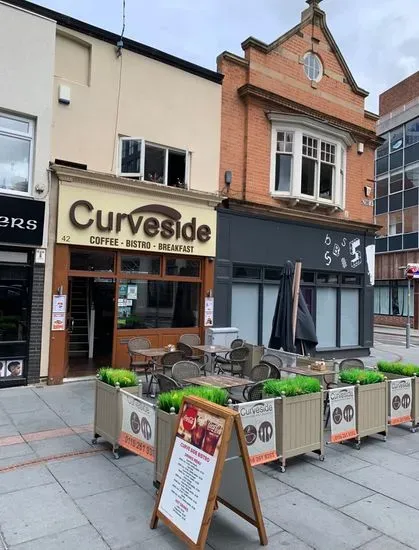 Curveside Bistro