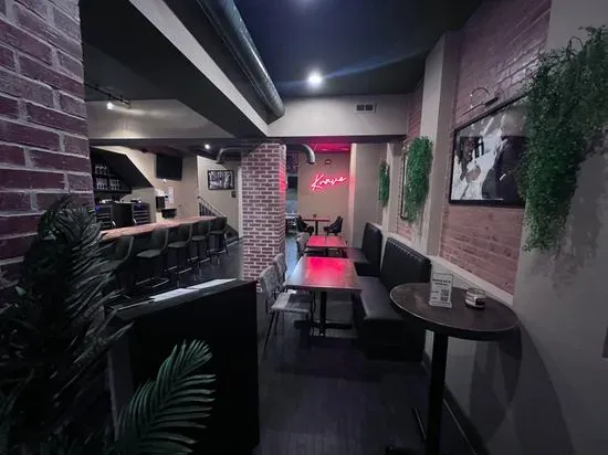 Krave Restaurant & Lounge