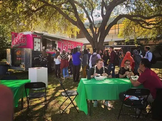 Wallys Mexican Food Truck {Wally's Taqueria}