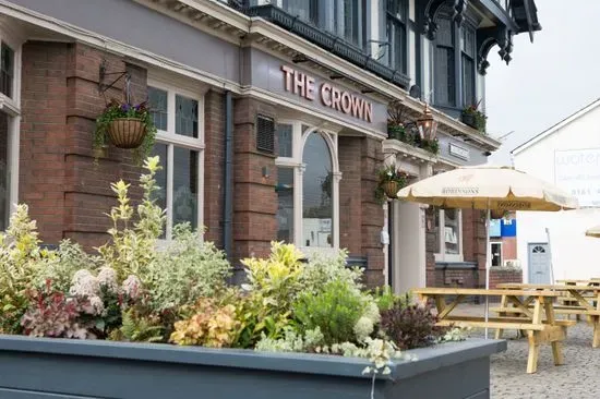 The Crown, Great Moor