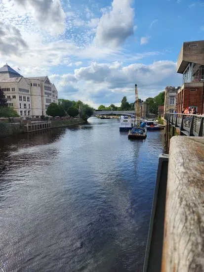 Riverside Café-Bar