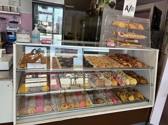 Top Donuts & Bakery