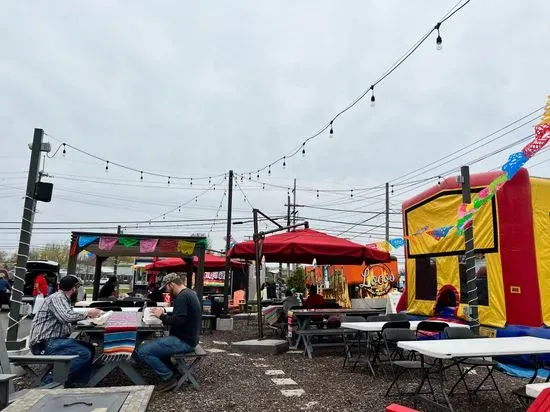 Dos Locos Burritos Food truck park