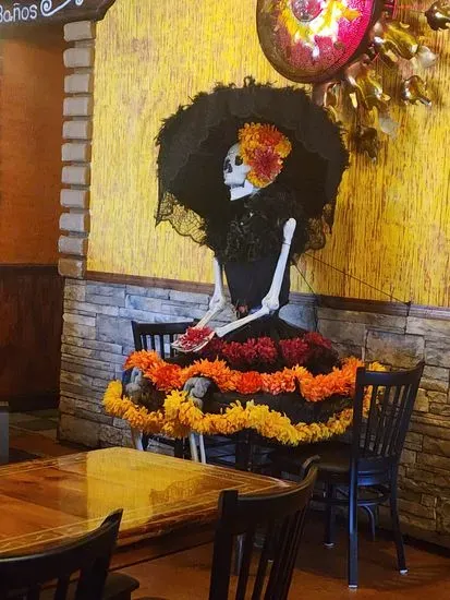 La Fiesta Mexican Bar & Grille