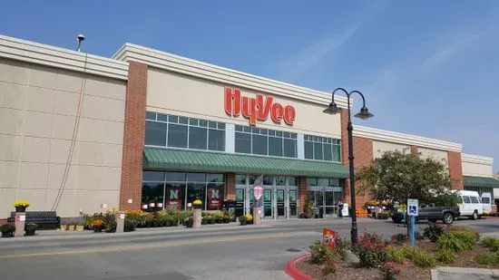 Hy-Vee Grocery Store