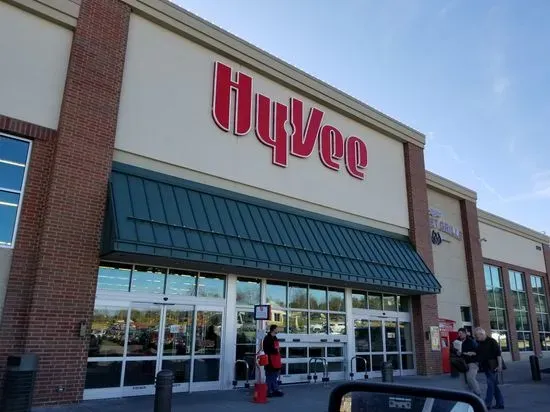 Hy-Vee Grocery Store