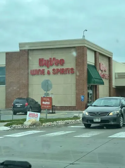 Hy-Vee Grocery Store