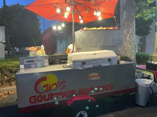 Gio’s Gourmet Hot Dogs