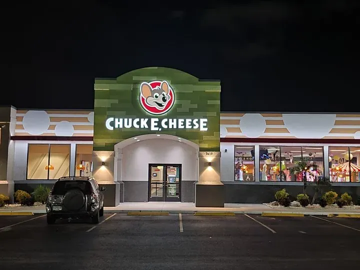 Chuck E. Cheese | Orlando, FL | Checkle