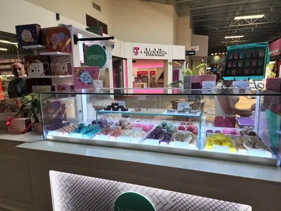 Woops! Macarons & Gifts (Arrowhead Towne Center)