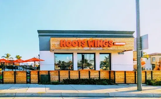 Hoots Wings by Hooters