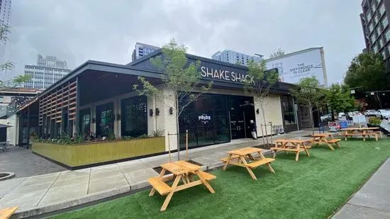 Shake Shack West End Portland