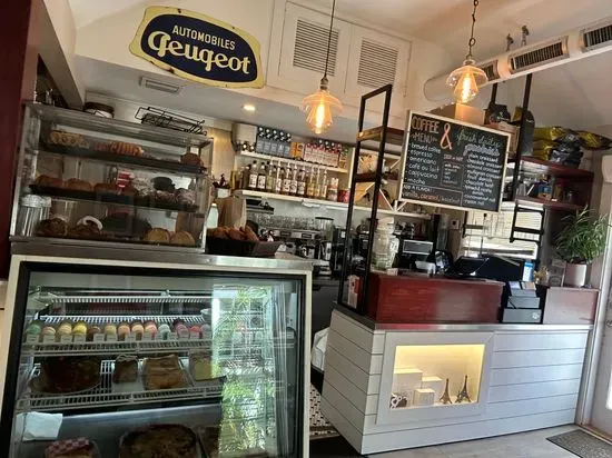 Frenchie's Cafe