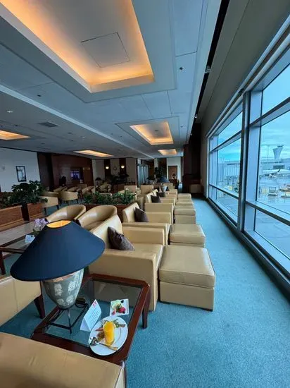 Emirates Lounge