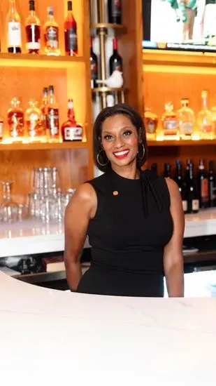 Chef & Sommelier Tracy Thomas