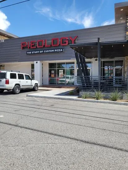 Pieology Pizzeria