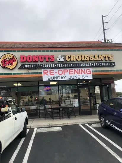 Dey's Doughnuts & Croissants