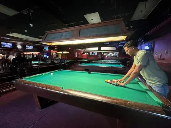 Hot Shots Billiards Club