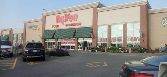 Hy-Vee Grocery Store