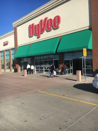 Hy-Vee Grocery Store