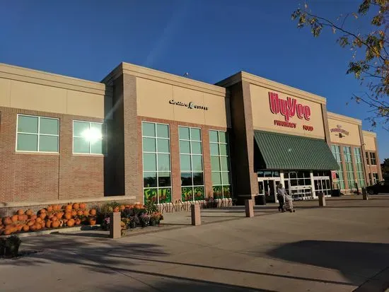 Hy-Vee Grocery Store