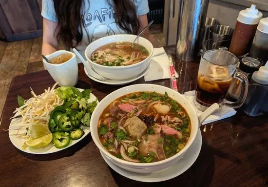 VN Pho & Deli