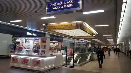 Woops! Macarons & Gifts (Port Authority NYC)