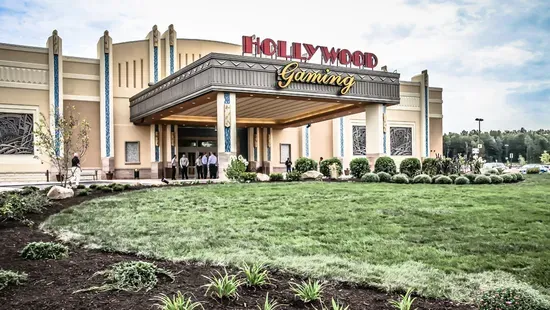 Hollywood Gaming at Mahoning Valley Race Course