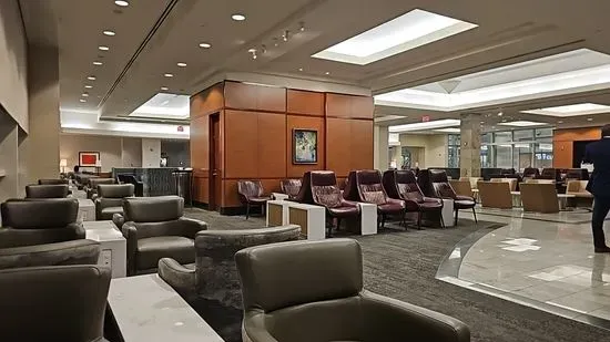 Delta Sky Club (A38)