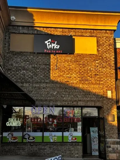 The Forks USA Self Ramen & PC Cafe