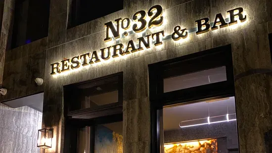 No.32 Restaurant & Bar