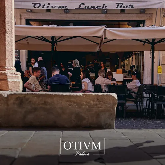 Bar Ristorante Pizzeria Otivm Lunch Cafe'