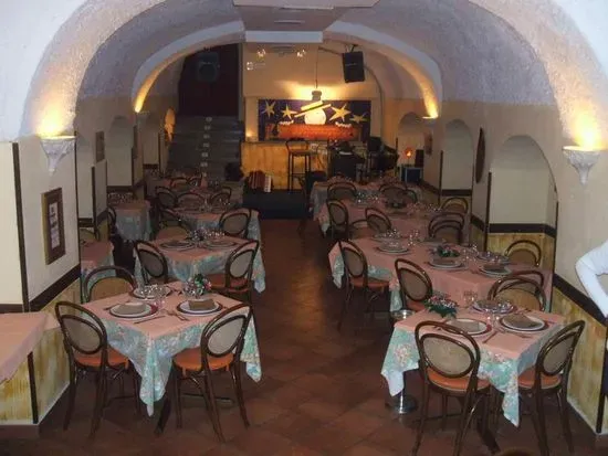 Ristorante 'A Canzuncella by night NAPOLI NOTTE