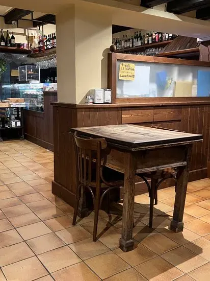 La Cantina