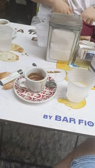 Na tazzulella é café