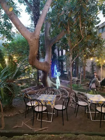 Giardino 700, Napoli