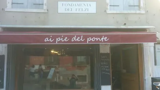 Ai pie del ponte