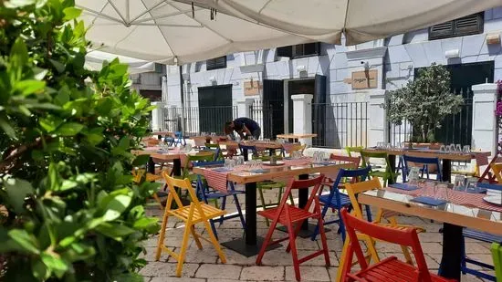 Osteria Mangia e Bevi - Piazza Marina