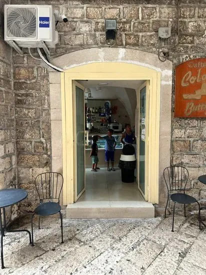 Bar Colella