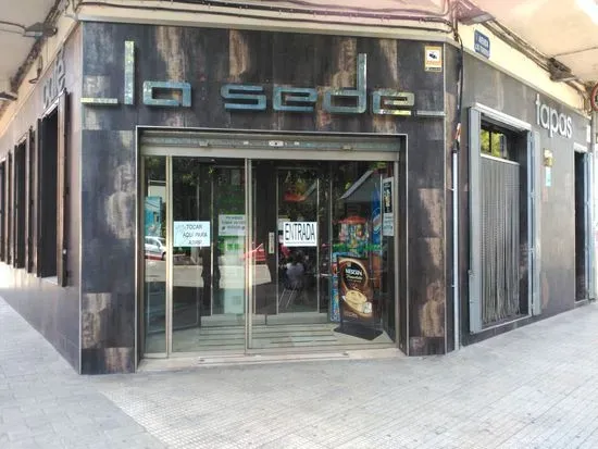 café-bar _la sede_.