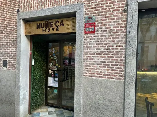 Muñeca Brava Winebar